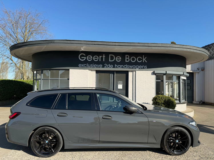 BMW 320 Tour/320iAS MSPORT/HEADUP/PANO/19