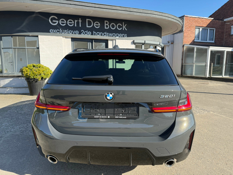 BMW 320 Tour/320iAS MSPORT/HEADUP/PANO/19