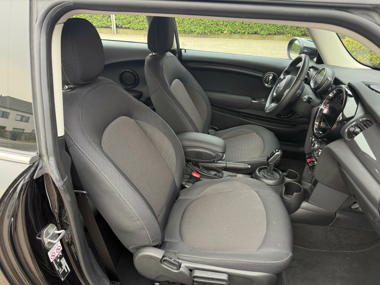 MINI One 1.5AUT/SPORT/BLACK LINE/ALU BLACK*VERKOCHT* Geert De Bock