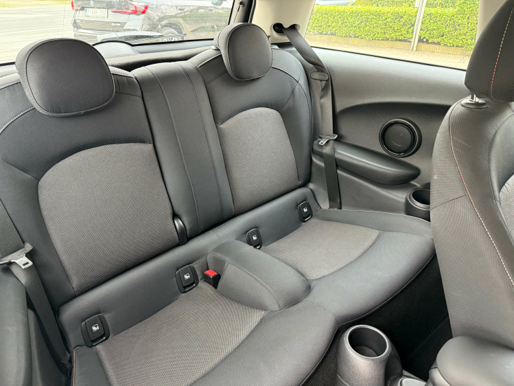 MINI One 1.5AUT/SPORT/BLACK LINE/ALU BLACK*VERKOCHT* Geert De Bock