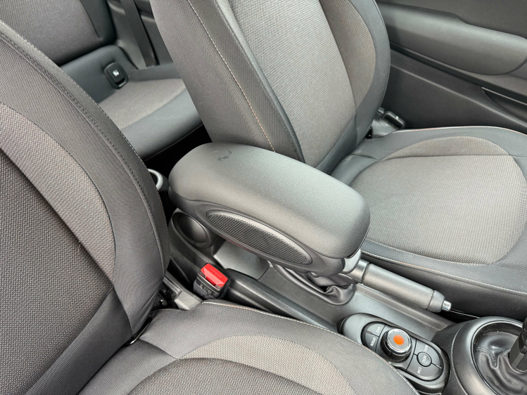 MINI One 1.5AUT/SPORT/BLACK LINE/ALU BLACK*VERKOCHT* Geert De Bock