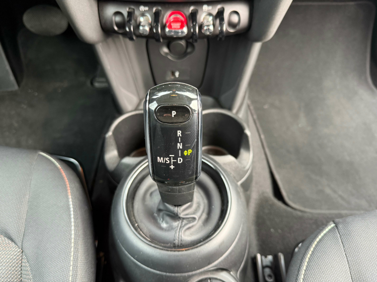 MINI One 1.5AUT/SPORT/BLACK LINE/ALU BLACK*VERKOCHT* Geert De Bock