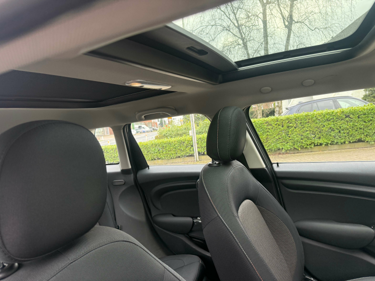 MINI Cooper 5 DEURS/AUT/SPORT/NAVI/PANO DAK/PDC*VERKOCHT* Geert De Bock