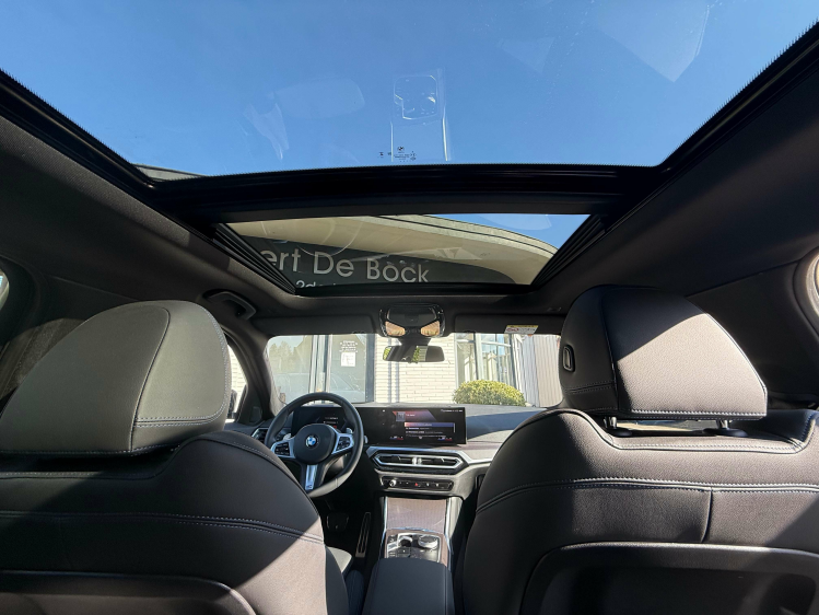 BMW 320 iASTOURING/MSPORT/HEADUP/PANO/19