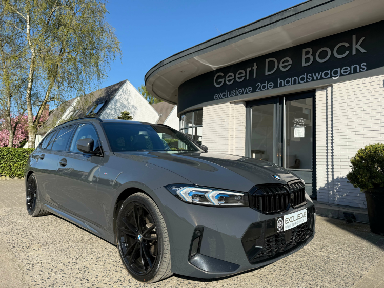 BMW 320 iASTOURING/MSPORT/HEADUP/PANO/19