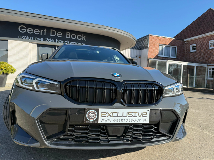 BMW 320 iASTOURING/MSPORT/HEADUP/PANO/19