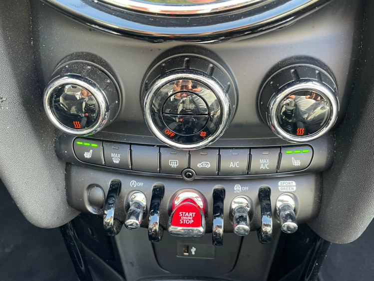 MINI Cooper Cabrio Cabriolet JCW KIT/BLACKLINE/APPLE CARPLAY** Geert De Bock