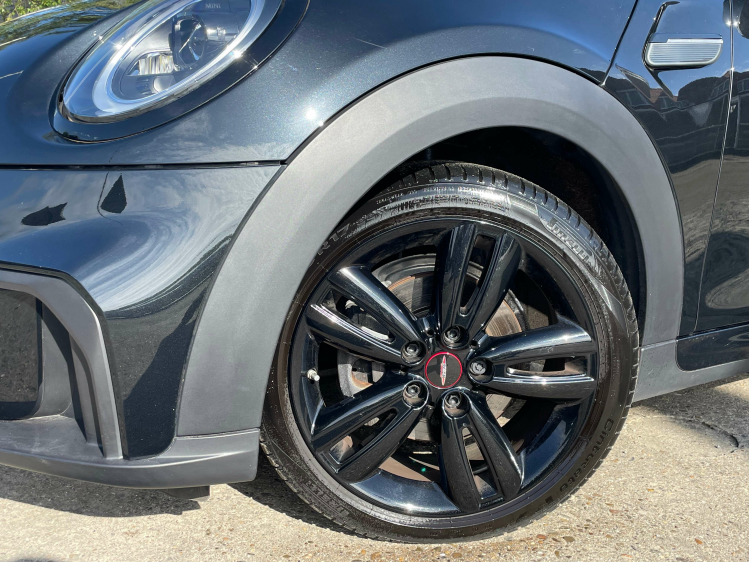 MINI Cooper Cabrio Cabriolet JCW KIT/BLACKLINE/APPLE CARPLAY** Geert De Bock