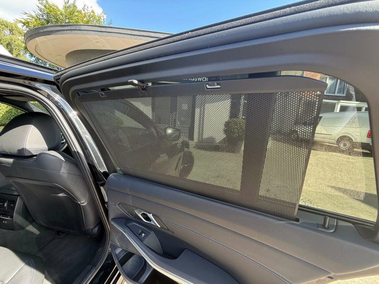 BMW 320 iAS TOURING/M SPORT/PANO/Head UP/19