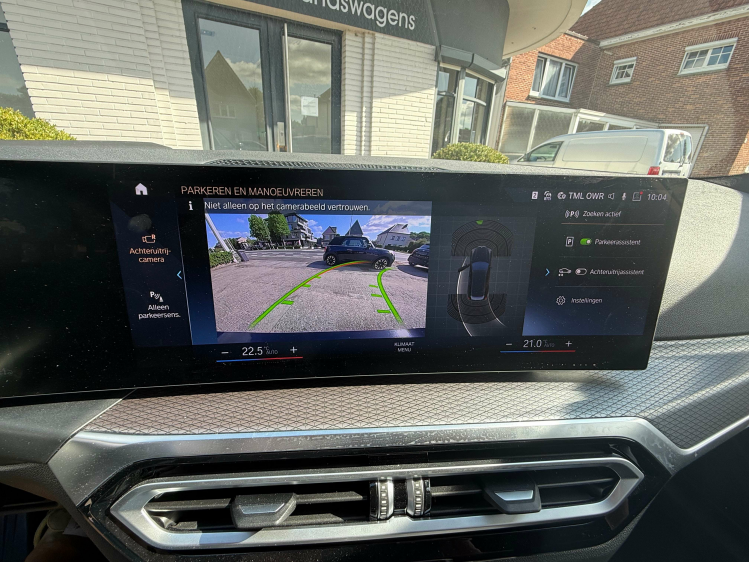 BMW 320 iAS TOURING/M SPORT/PANO/Head UP/19