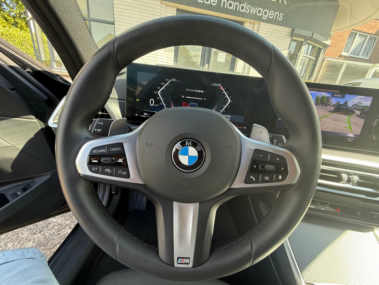 BMW 320 iAS TOURING/M SPORT/PANO/Head UP/19