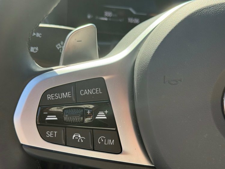 BMW 320 iAS TOURING/M SPORT/PANO/Head UP/19