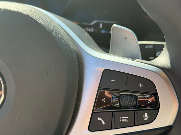 BMW 320 iAS TOURING/M SPORT/PANO/Head UP/19