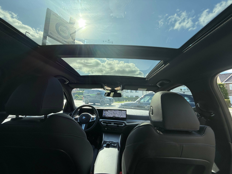 BMW 320 iAS TOURING/M SPORT/PANO/Head UP/19