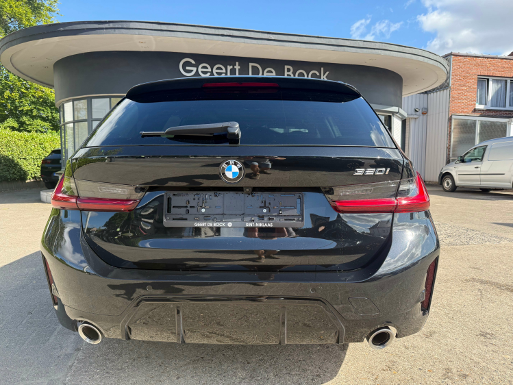 BMW 320 iAS TOURING/M SPORT/PANO/Head UP/19