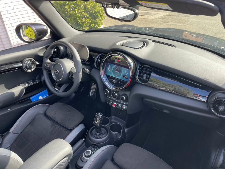 MINI Cooper Cabrio Cabriolet JCW KIT/BLACKL/APPLE CARPLAY**VERKOCHT** Geert De Bock