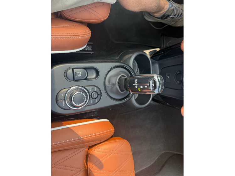 MINI Cooper S Cabrio Cabrio2.0AUT/LEDER/CAMERA/NAVI/18