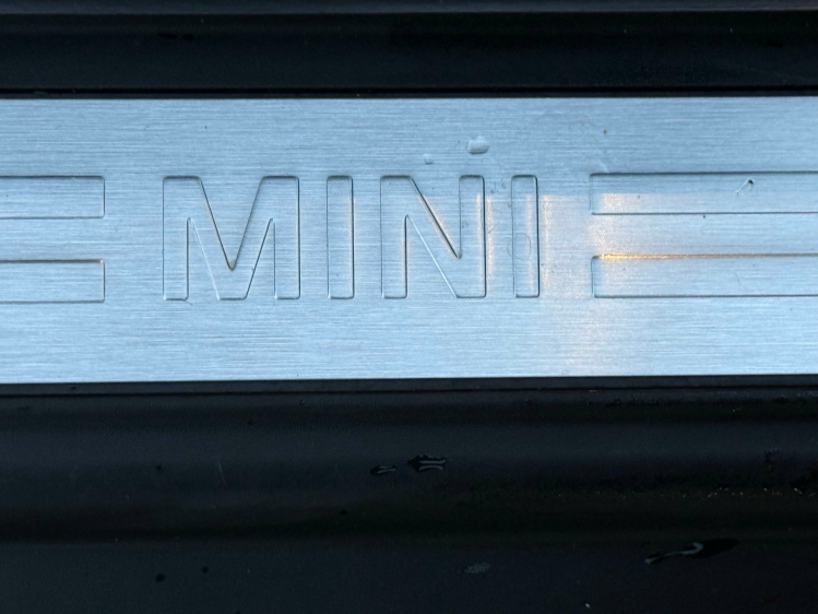 MINI One SPORT AUT./NAVI/CAMERA/ZETELVERW/PDC/ALU Geert De Bock