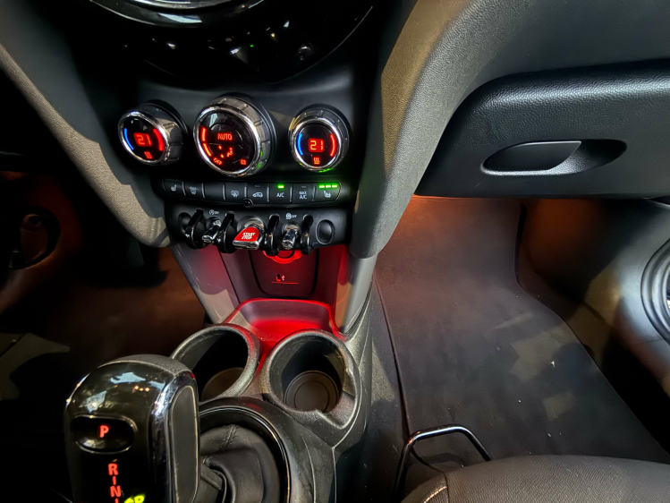 MINI One SPORT AUT./NAVI/CAMERA/ZETELVERW/PDC/ALU Geert De Bock