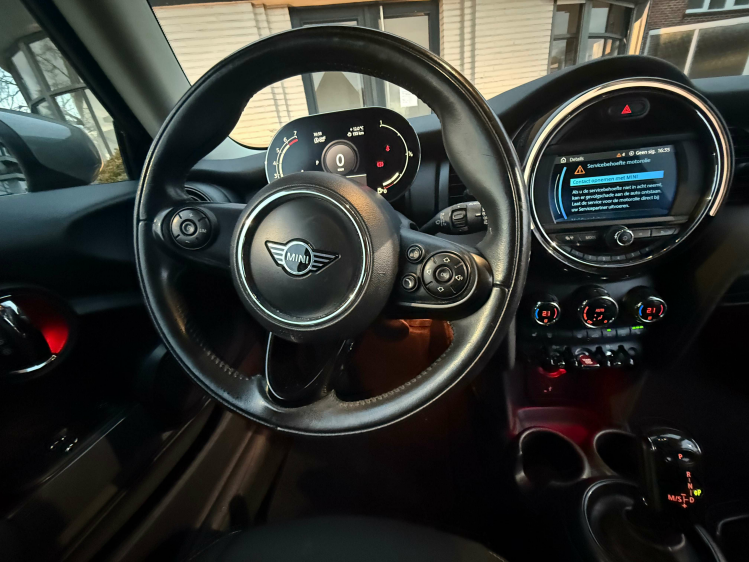 MINI One SPORT AUT./NAVI/CAMERA/ZETELVERW/PDC/ALU Geert De Bock