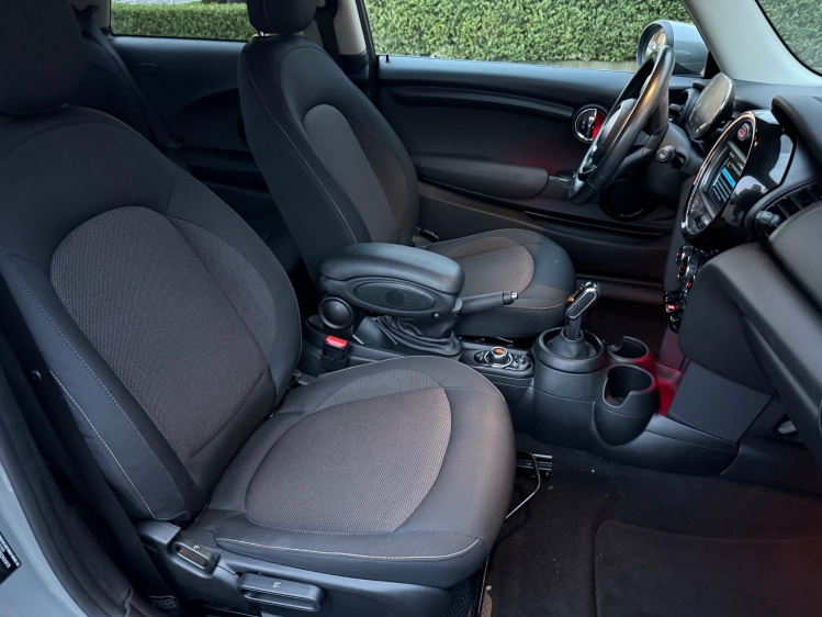 MINI One SPORT AUT./NAVI/CAMERA/ZETELVERW/PDC/ALU Geert De Bock