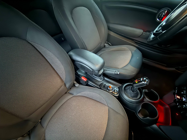 MINI One SPORTAUT./NAVI/CAM/ZETVERW/PDC/*VERKOCHT* Geert De Bock