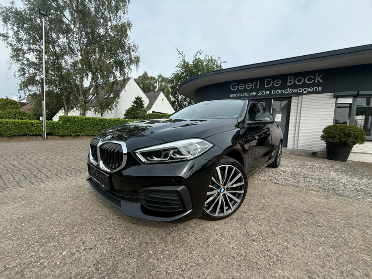BMW 118 118iA M SPORTSTUUR/18\