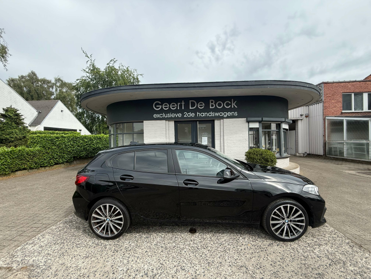 BMW 118 118iA M SPORTSTUUR/18\