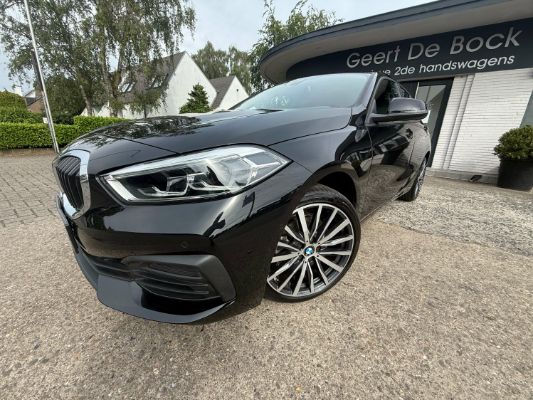 BMW 118 118iA M SPORTSTUUR/18\