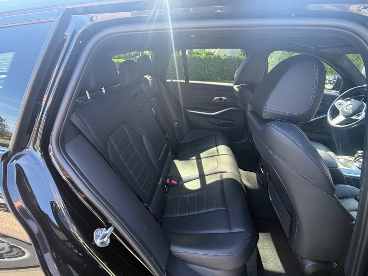 BMW 320 Touring 320iAS/MSPORT/MSPORT/PANO DAK/TREKHAAK Geert De Bock