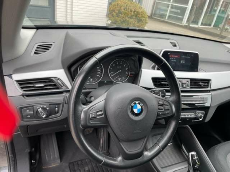 BMW X1 18/AUT/NAVI/PANO DAK/ALU/ Geert De Bock