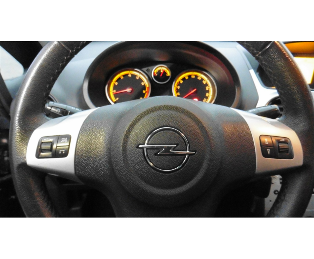 Opel CORSA 5 deuren +ac  74000 km Autobedrijf Vynckier