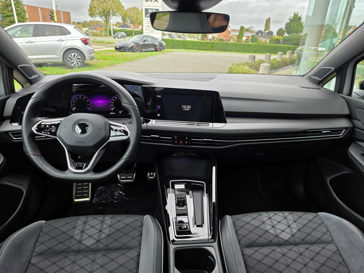 Volkswagen Golf 1.5 eTSI R-Line/Pano/HUD/Harman-Kardon/Camera DVX Cars