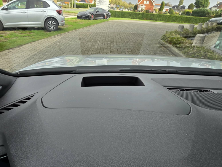 Volkswagen Golf 1.5 eTSI R-Line/Pano/HUD/Harman-Kardon/Camera DVX Cars