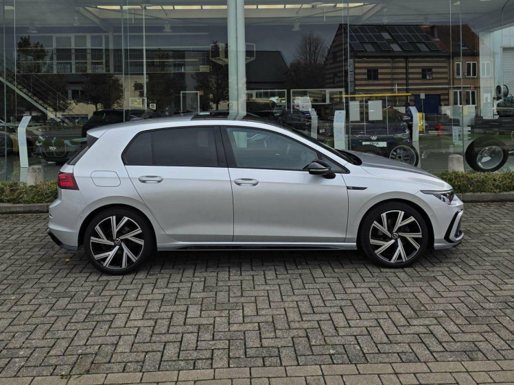 Volkswagen Golf 1.5 eTSI R-Line/Pano/HUD/Harman-Kardon/Camera DVX Cars