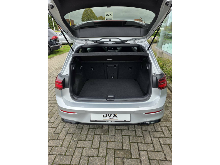 Volkswagen Golf 1.5 eTSI R-Line/Pano/HUD/Harman-Kardon/Camera DVX Cars