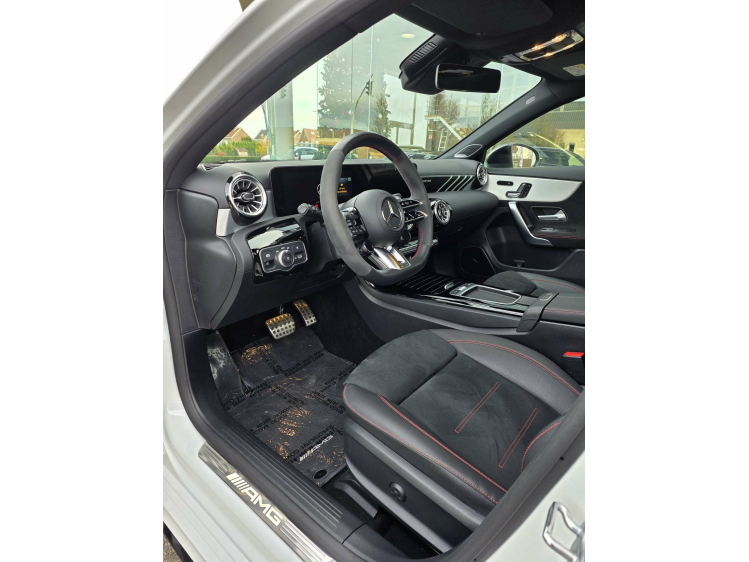 Mercedes-Benz A 45 AMG A45s AMG 4 MATIC Burmester/Pano/Aero/Head Up DVX Cars