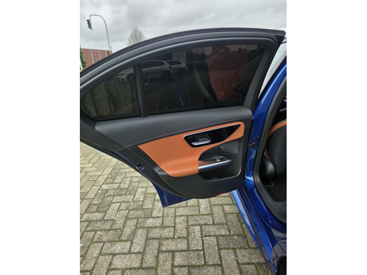 Mercedes-Benz C 300 C 300e AMG Line/HUD/Pano/360/Keyless DVX Cars