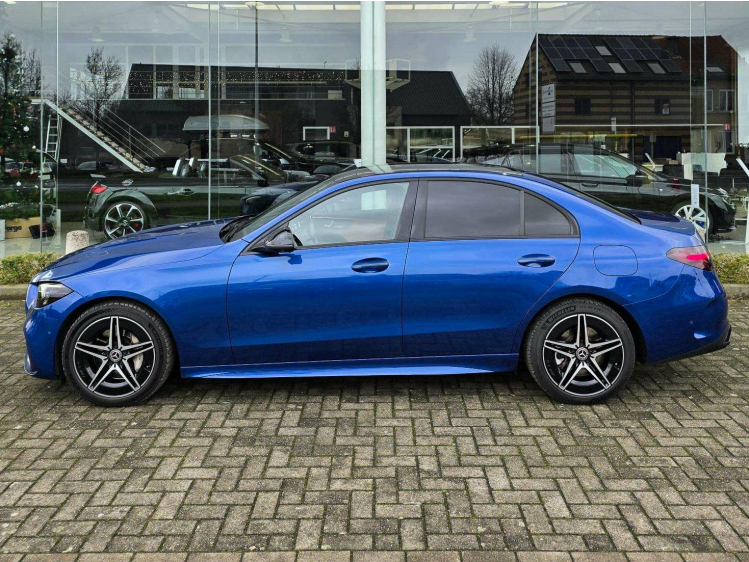 Mercedes-Benz C 300 C 300e AMG Line/HUD/Pano/360/Keyless DVX Cars