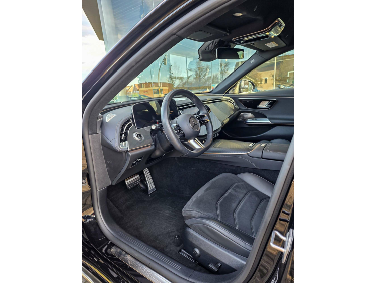 Mercedes-Benz E 200 Hybrid AMG Adv/Burmester/Camera/Keyless/20m Gar DVX Cars