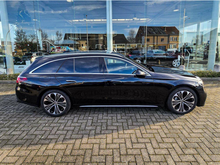 Mercedes-Benz E 200 Hybrid AMG Adv/Burmester/Camera/Keyless/20m Gar DVX Cars