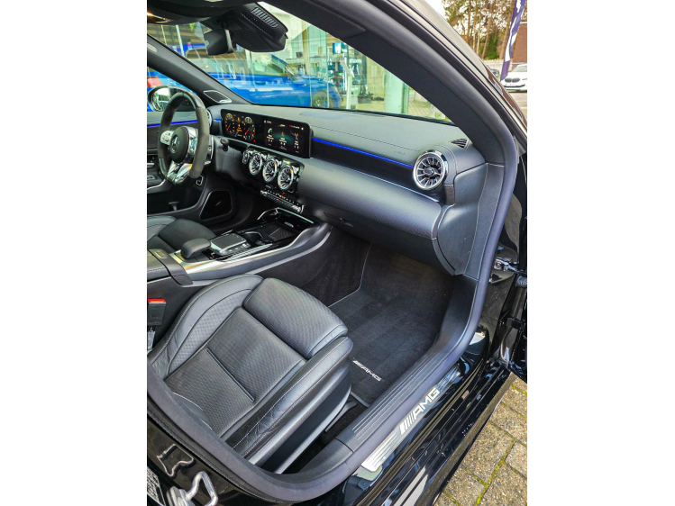 Mercedes-Benz CLA 35 AMG Shooting Full/Bucket/Burmester/360/Pano/Garantie DVX Cars