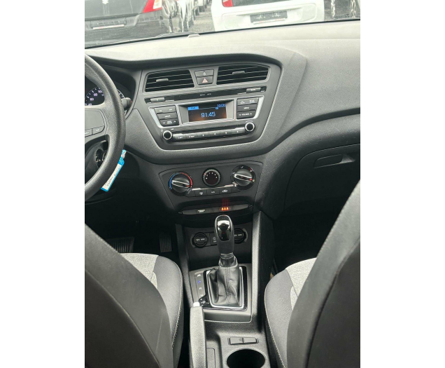 Hyundai i20 1.4i Go*AUTOMAAT PARKSENSOR USB AIRCO EU6b Ninove auto
