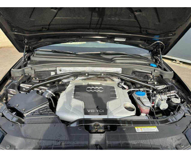 Audi Q5 3.0d TDi V6 Quattro S tronic*VW ZETELS NAV Ninove auto