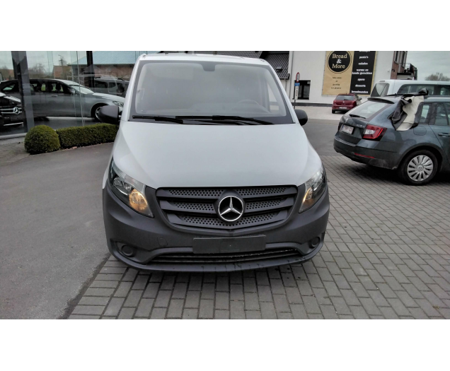 Mercedes-Benz Vito H1  l1  140 pk  navi canmera Garage Meirhaeghe